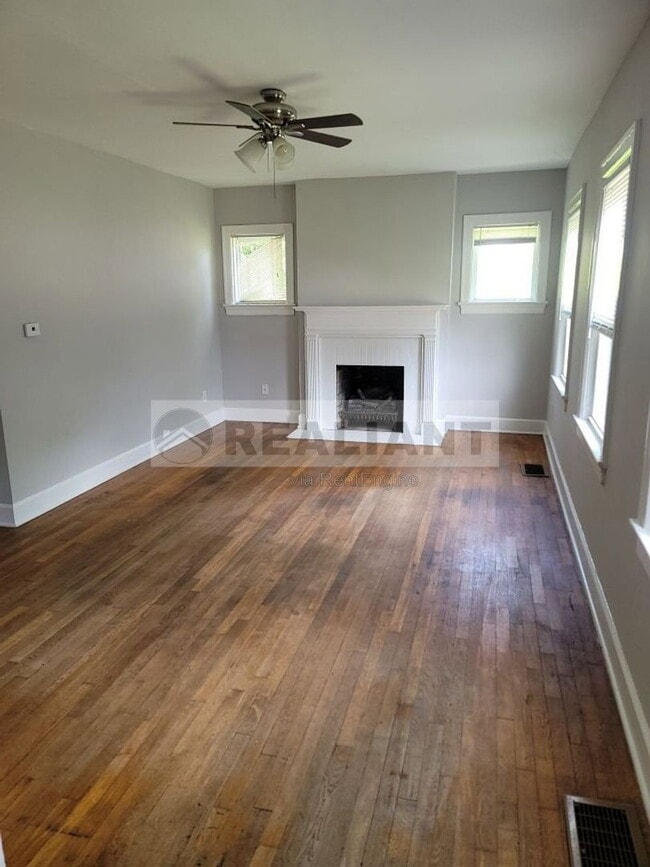 Photo - 1411 Hill St