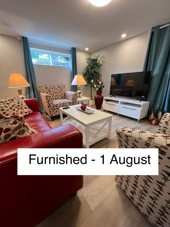 Building Photo - 11725 80 St NW Unit 11725 80st Apt#3