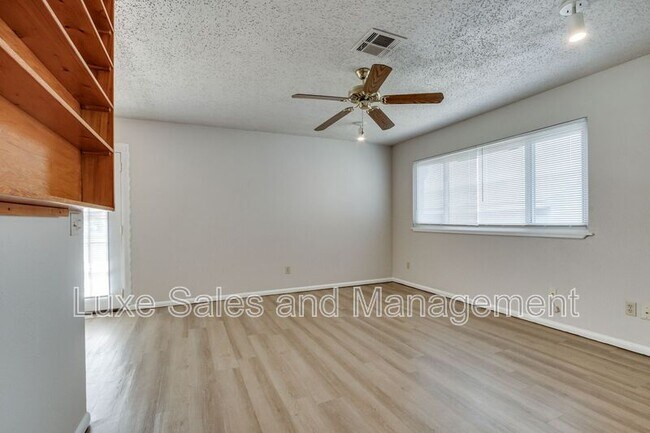 Photo - 1805 Melody Dr