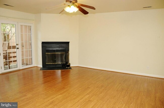 Photo - 4906 Columbia Rd Unit 8125