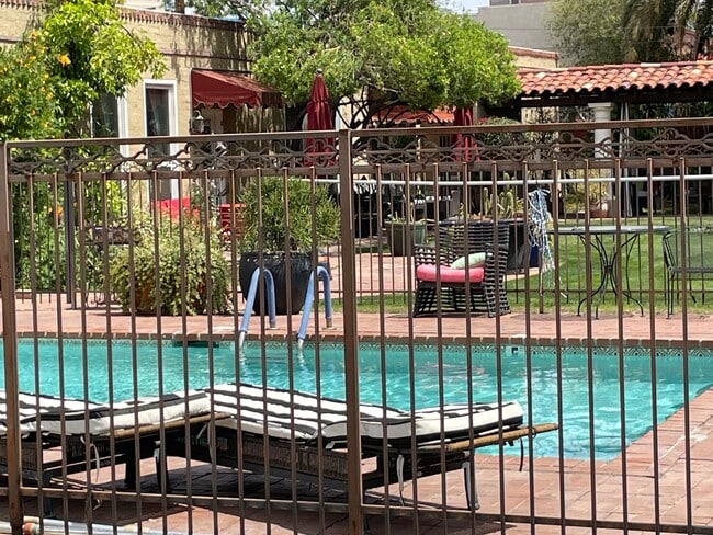 720 W McDowell Rd Unit 5