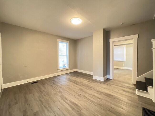 Photo - 1609-1611 1st Ave Unit 1611