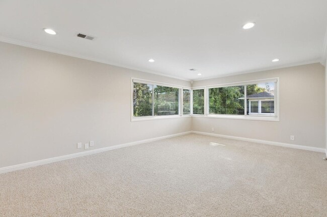 Photo - Remodeled 2 Bedroom in Downtown Palo Alto with Central A/C! Unit 854