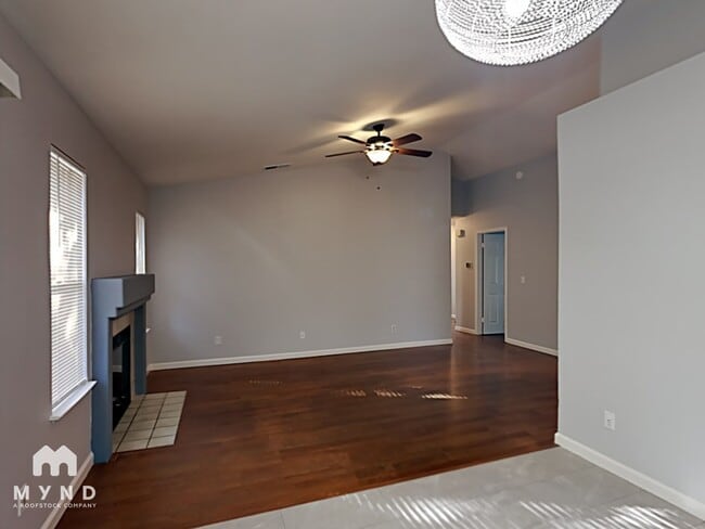 Photo - 1286 Bell Ave