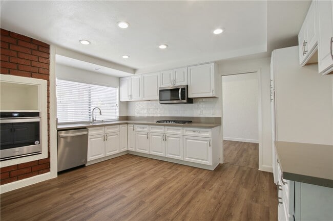 Photo - 8062 Woodglen Cir House