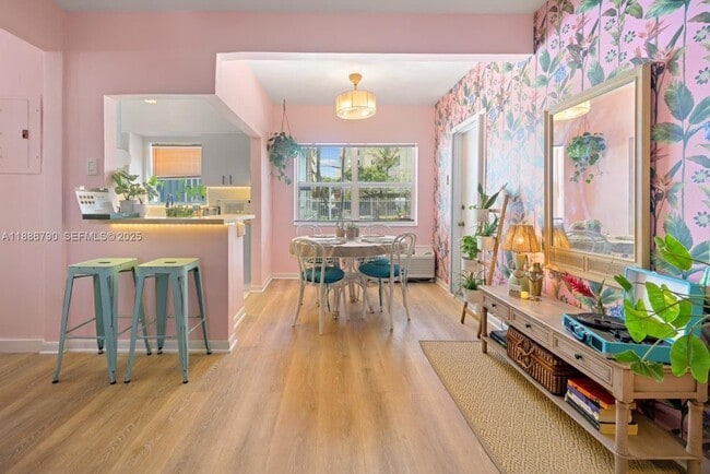 Photo - 315 Van Buren St Unidad 104B