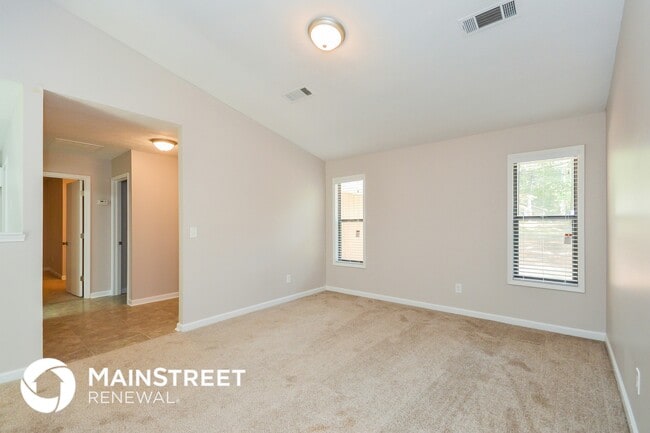 Photo - 1235 Woodland Ct SE