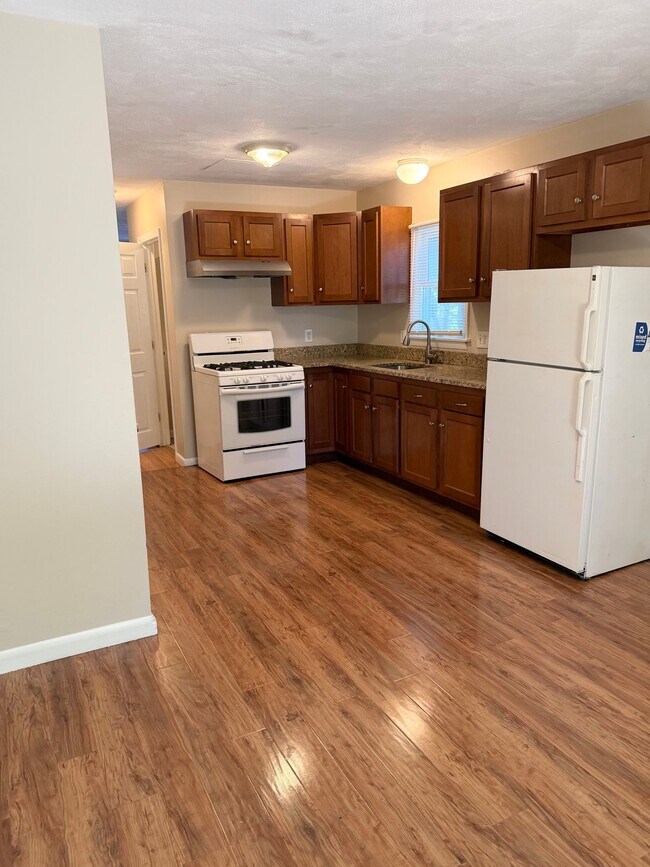 Photo - 730 Manton Ave