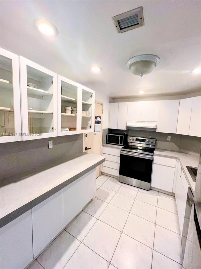 Photo - 300 Bayview Dr Unit 915
