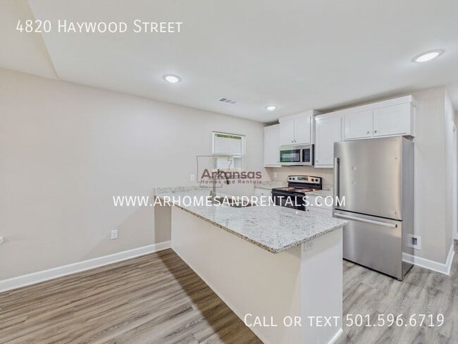 Photo - 4820 Haywood St
