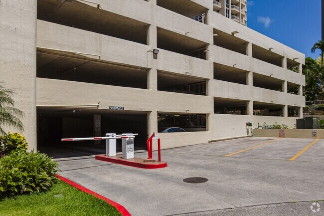 Photo - Nuuanu Brookside