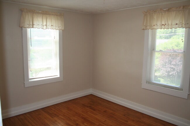 Photo - 152 Edgewood Rd