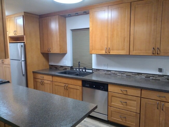 Photo - 2814 S 138th St