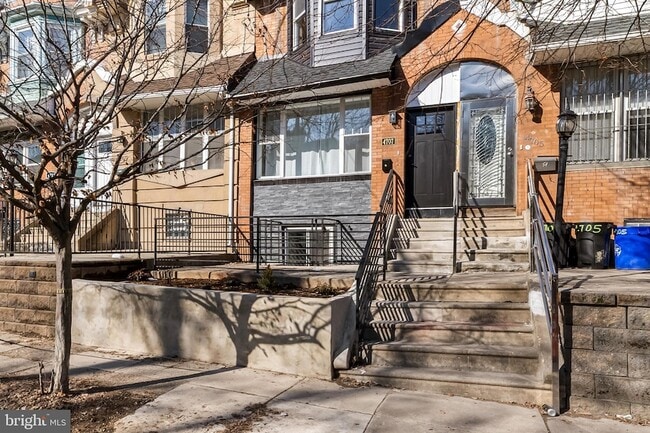 Photo - 4707 Sansom St