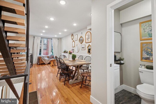 Photo - 1233 N Hollywood St