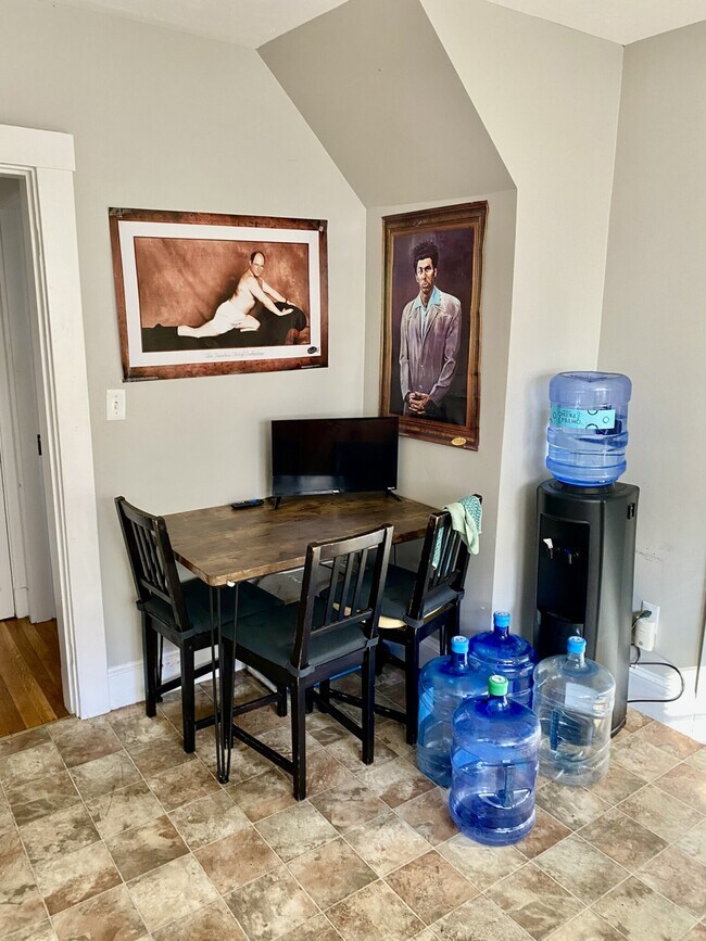 Photo - 173 Hillside St Unit 2