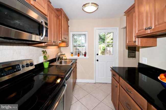 Building Photo - 4692 36th St S Unit B