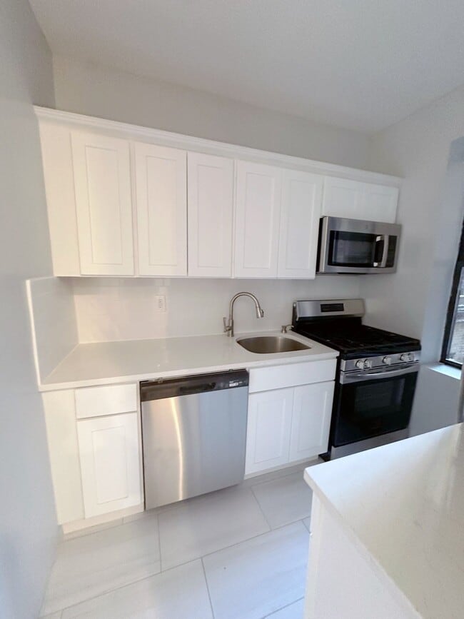 Building Photo - 6412 - Golden Crest 6412 Park Avenue, LLC Rental