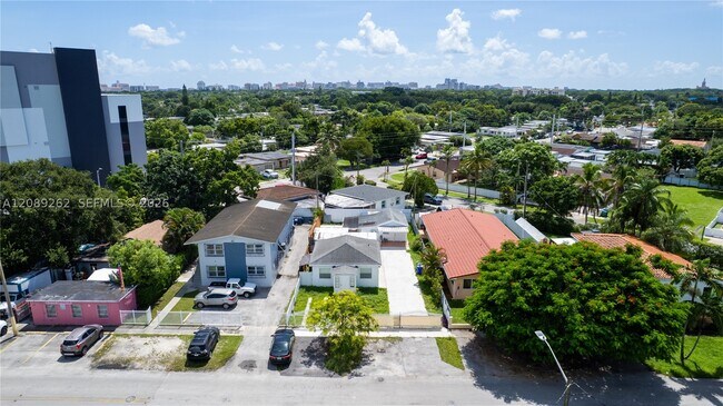 27 SW 55th Ave Unidad F