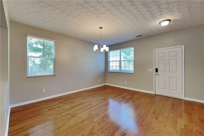 Photo - 231 Waterbury Way