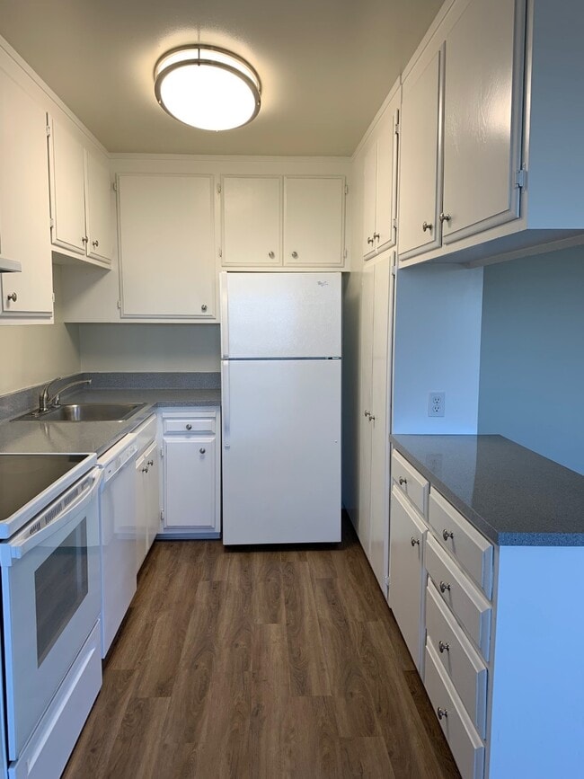 Skycrest Apartments