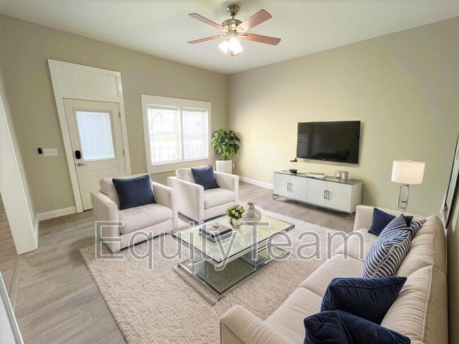 Photo - 4723 Peabody Ave Unit 01