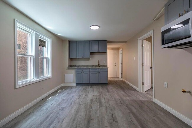 Photo - 2604 Schrage Ave