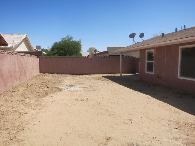 Photo - 2685 S 17th Ave