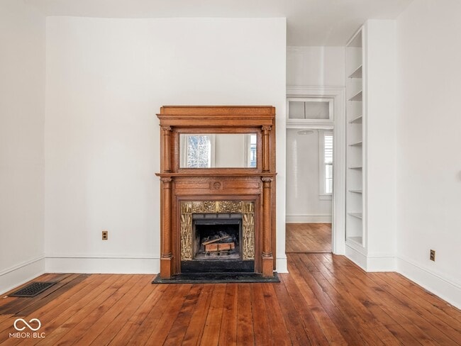 Photo - 1118 E St Clair St