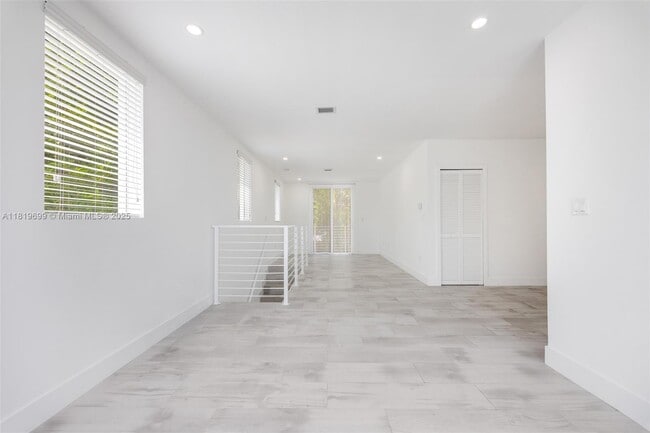 Photo - 3787 Thomas Ave