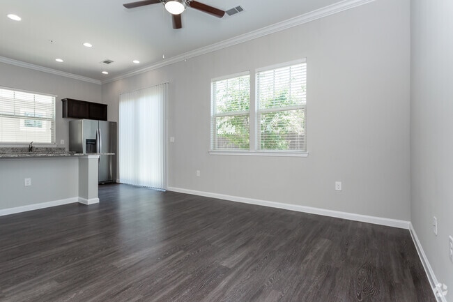1BR,1BA-635SF
