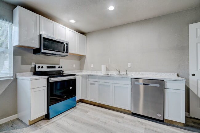 Photo - Remodeled 2 Bedroom + Bonus Room Unit 1