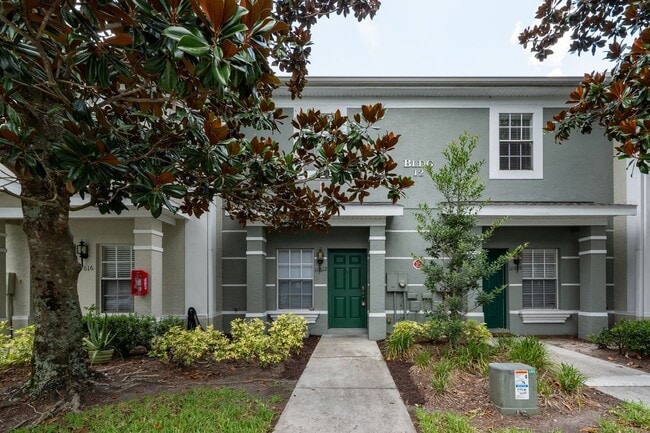 Photo - 2 Bedroom /2.5 bathrooms Town House. Just few minutes from Medical City.