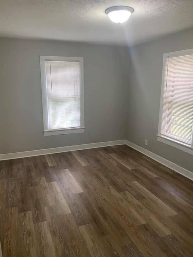 Photo - 919 Hercules Ave