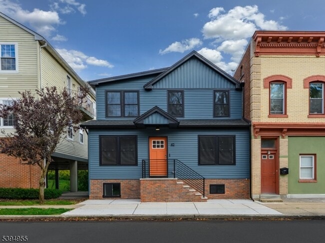 Building Photo - 42 Church St