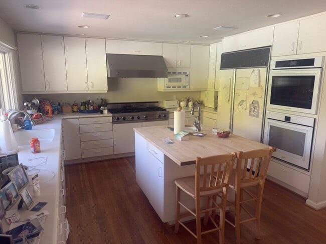 Photo - 3900 SW 75th Ave