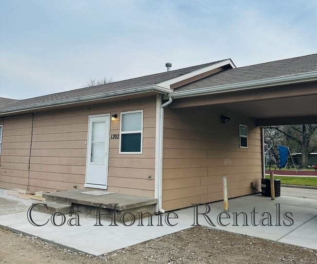 Building Photo - North East Duplex