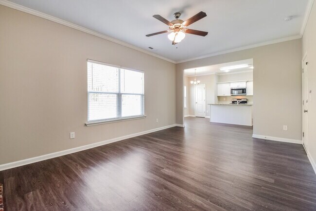 Photo - 643 Fieldcrest Dr