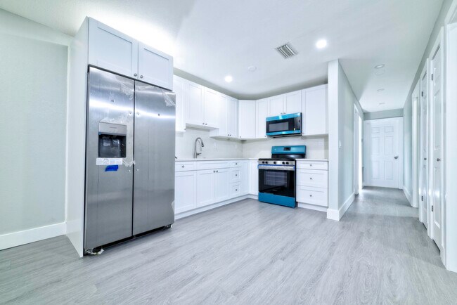 Photo - 5020 SW 28th Terrace