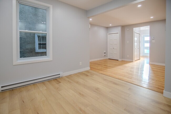Building Photo - Newly renovated 2-bedroom apartment in Hull Unit 244-B