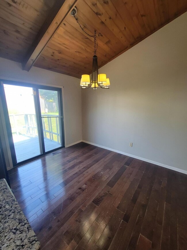 Photo - 577 El Paseo Pl