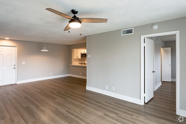 1BR, 1BA - Amadeus