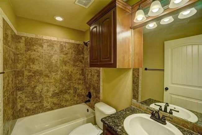 Photo - 7904 SW Powell Ct