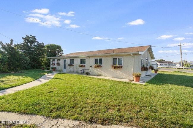 Building Photo - 102 E Boat Dr Rental