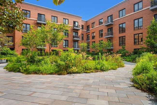 Building Photo - Taylor/Vose Rental