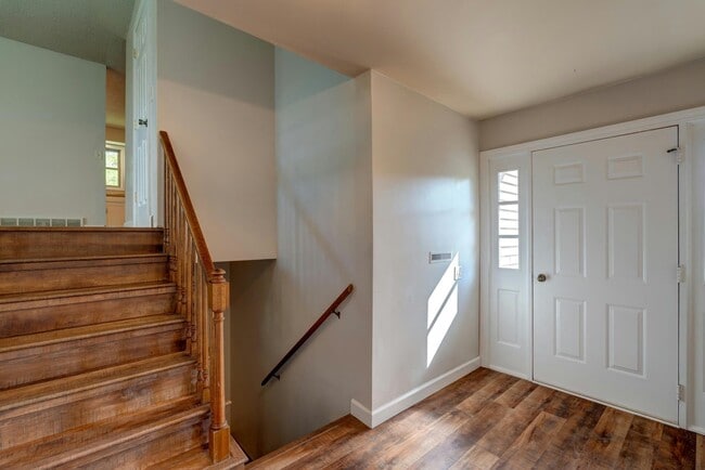 Photo - 390 Columbus Ct