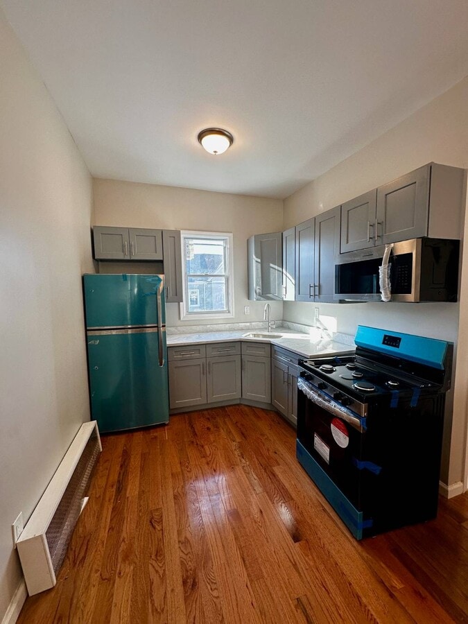 Photo - 3093 Fulton St