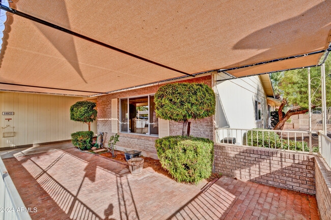 10933 W Tropicana Cir