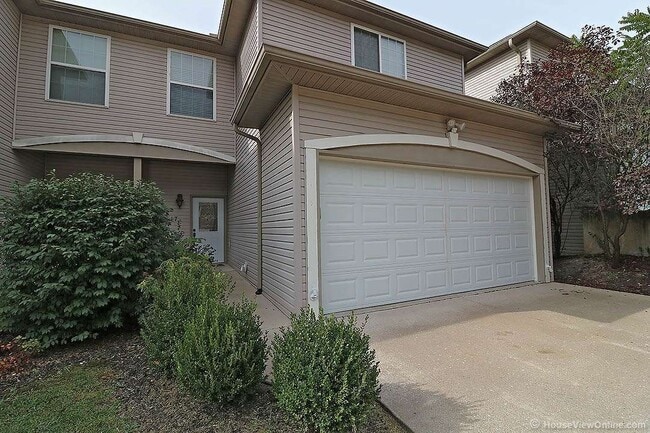 Building Photo - Brookshire 1315/1317 Unit 1317