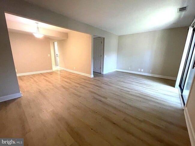 Photo - 2661 Glengyle Dr